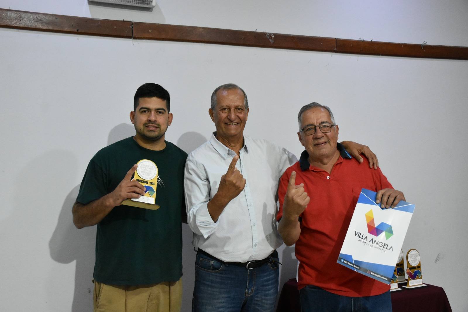 EL INTENDENTE ADALBERTO PAPP ENCABEZÓ EL HOMENAJE A DESTACADOS DEPORTISTAS, ARTISTAS Y MÚSICOS EN LA CASA DEL BICENTENARIO