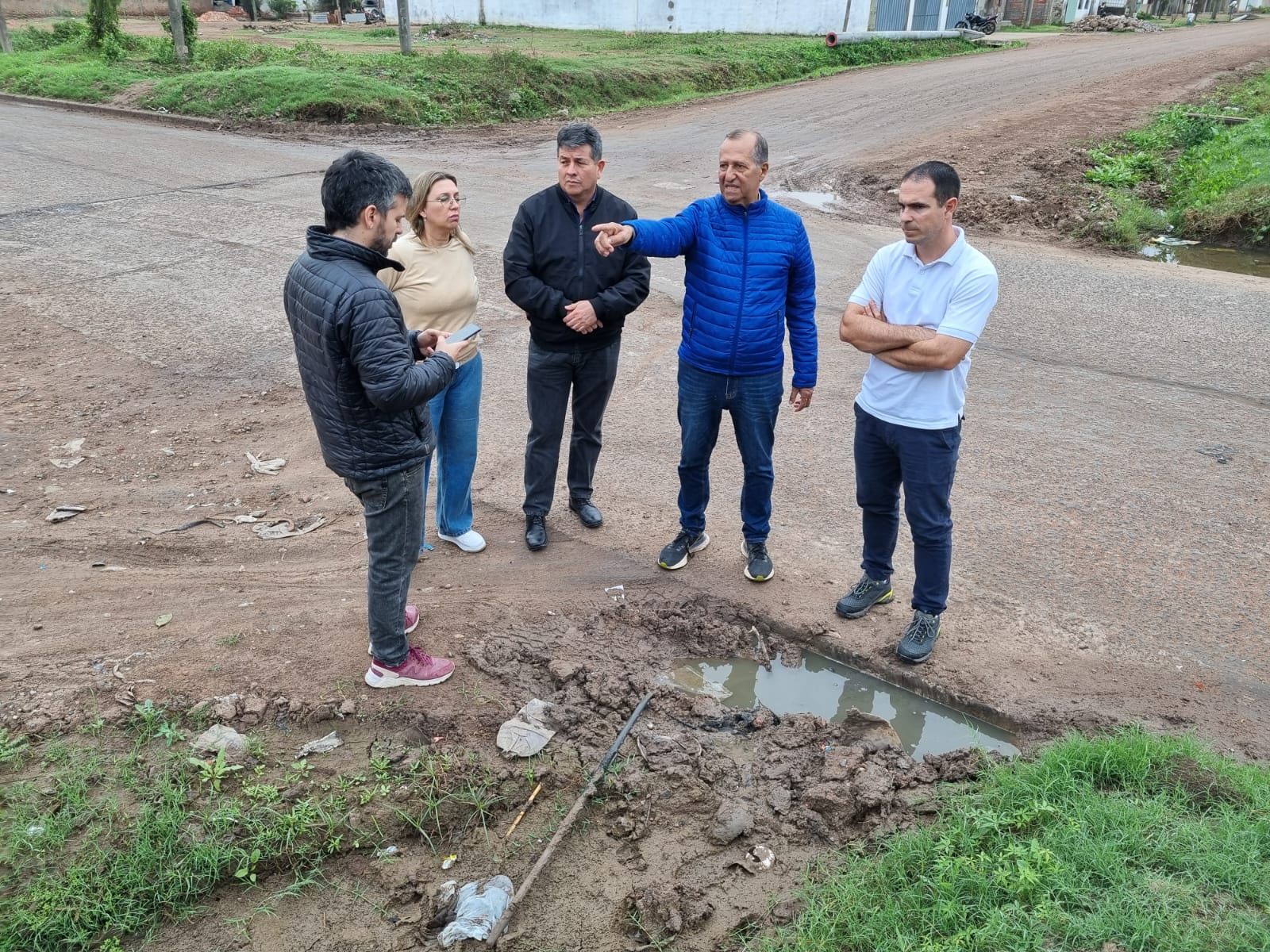 LA MUNICIPALIDAD DE VILLA ÁNGELA AVANZA EN OBRAS DE MEJORA Y MANTENIMIENTO URBANO