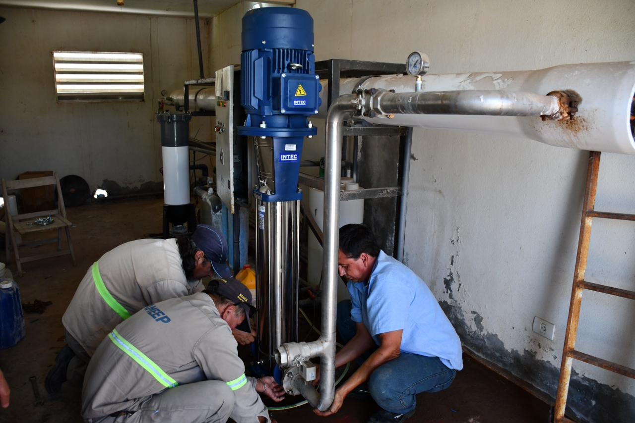 SAMEEP Y EL MUNICIPIO RESTABLECIERON DOS PLANTAS CLAVES DE AGUA EN SANTA SYLVINA