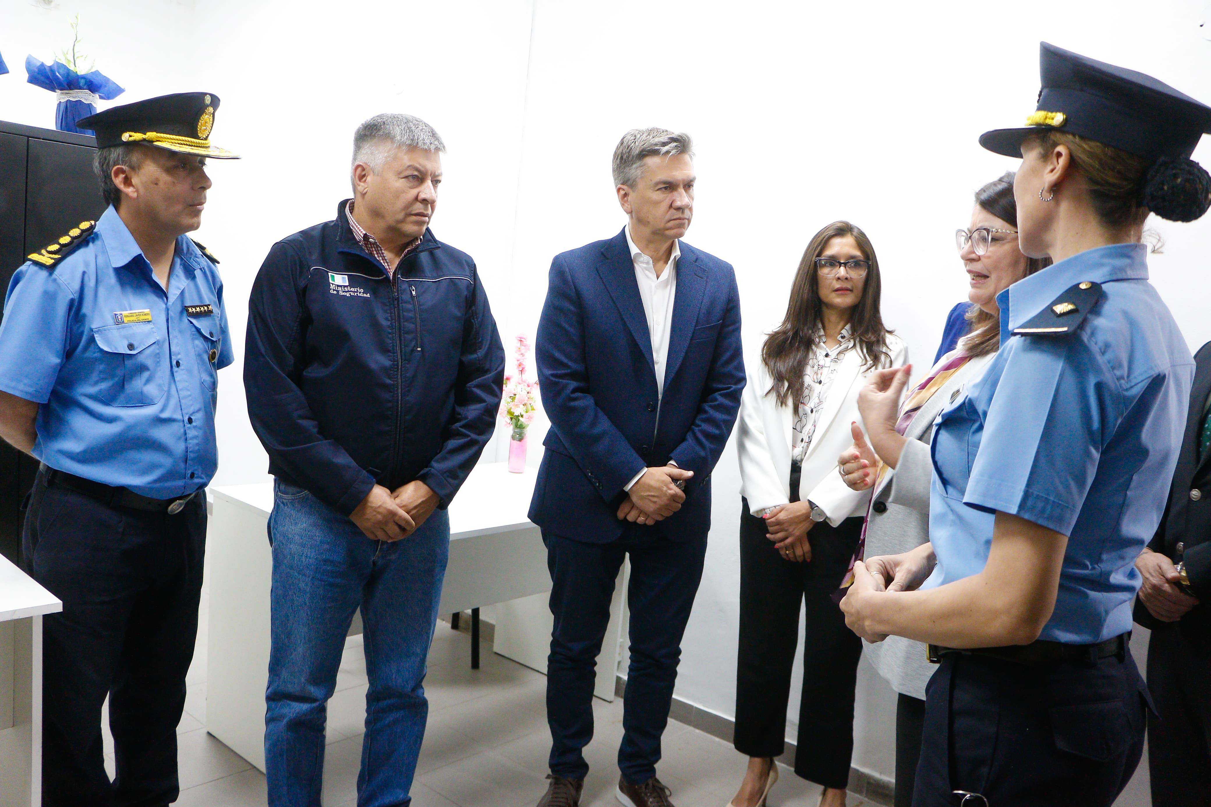 TERMINAL DE ÓMNIBUS DE RESISTENCIA: EL GOBERNADOR ZDERO INAUGURÓ DOS DIVISIONES POLICIALES PARA MÁS SEGURIDAD E INCLUSIÓN