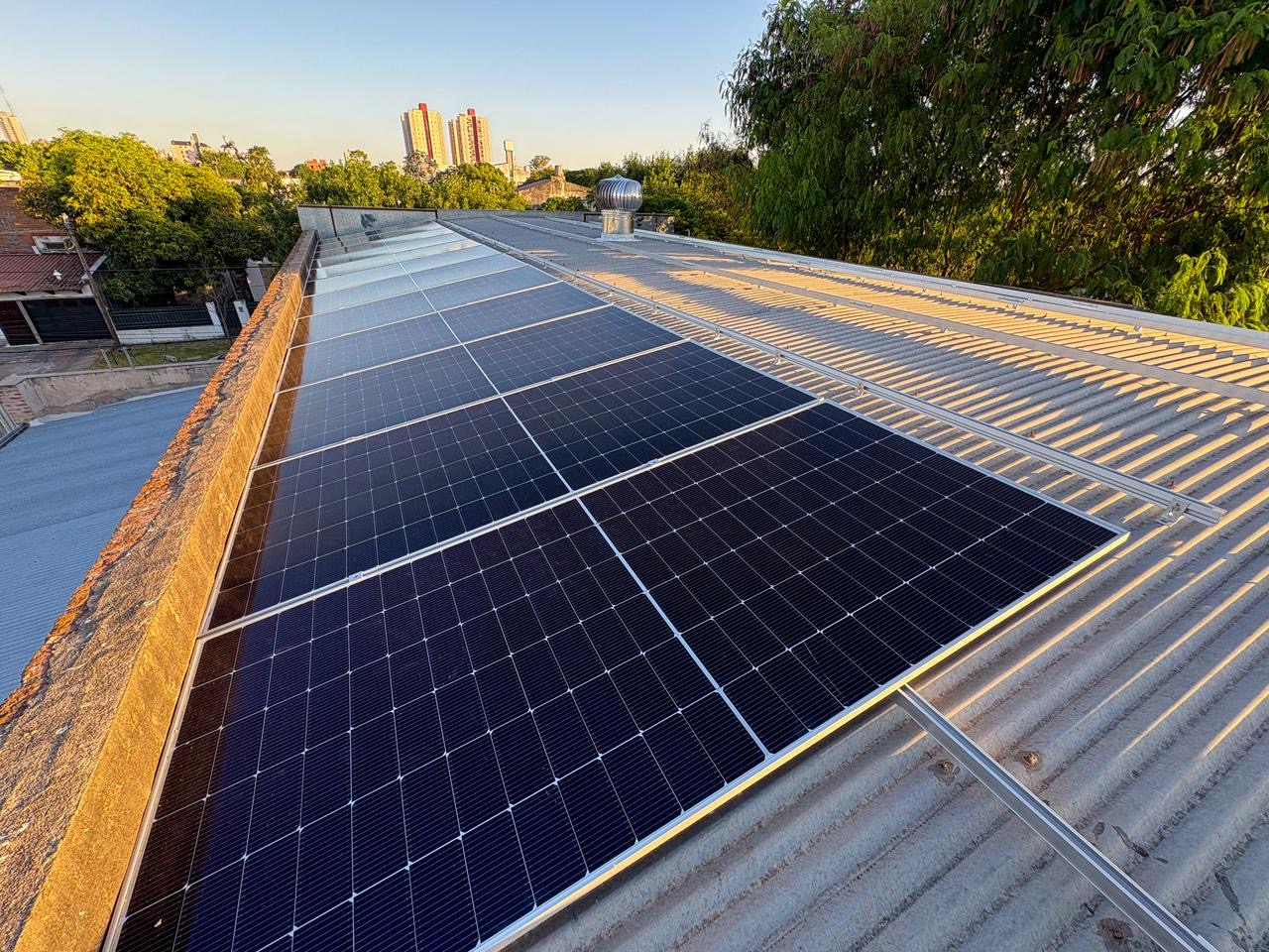 ACOMPA&Ntilde;AMIENTO A LA CERVECER&Iacute;A CAPATAZ: INVERSI&Oacute;N, ENERG&Iacute;A RENOVABLE Y EMPLEO LOCAL