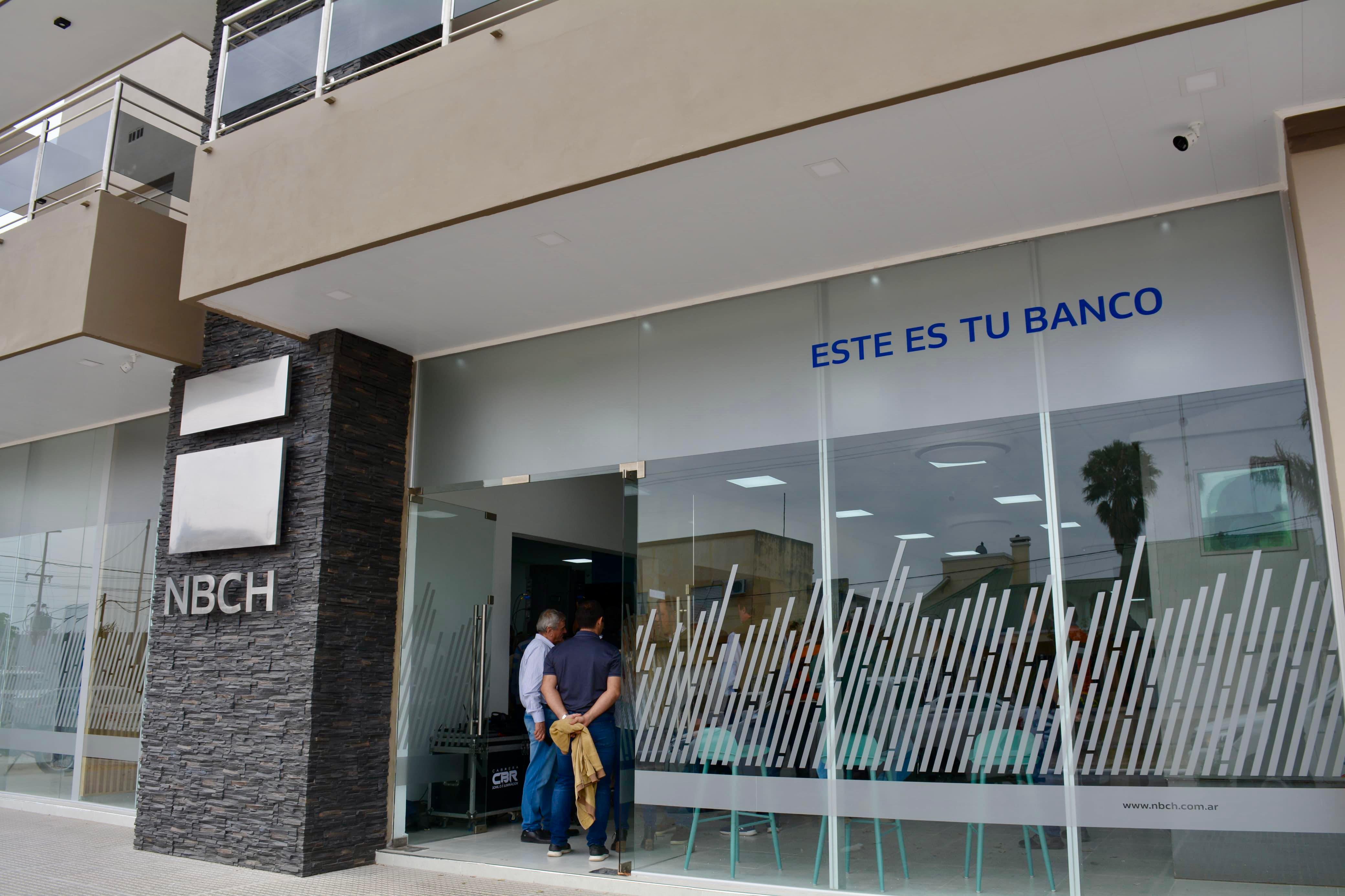 DU GRATY: EL GOBERNADOR ZDERO INAUGURÓ LA NUEVA SUCURSAL DEL BANCO DEL CHACO