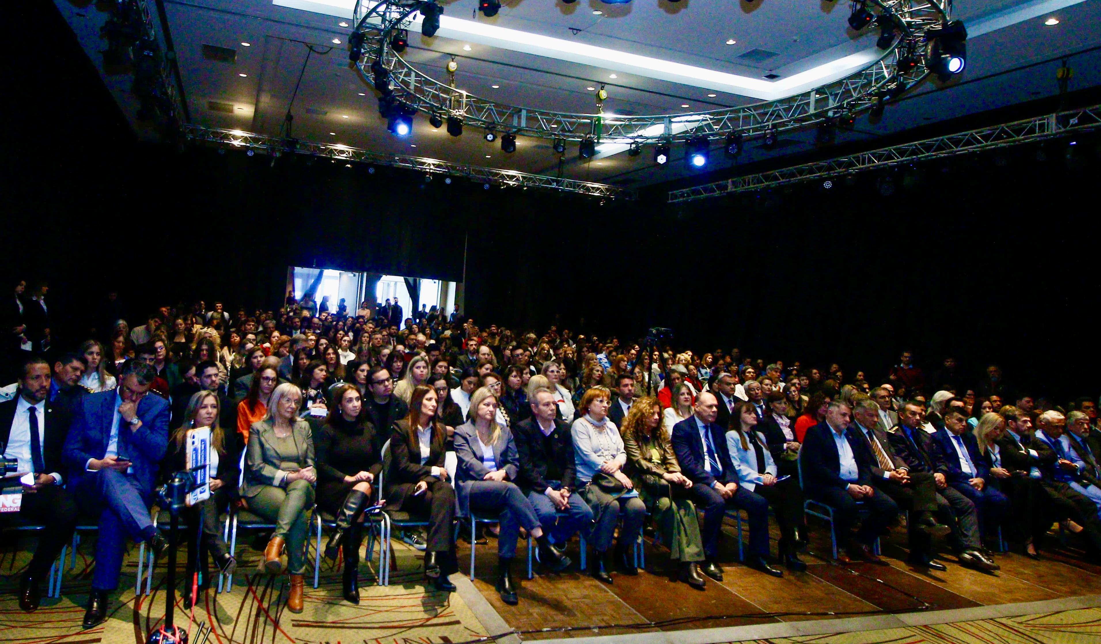 EL GOBERNADOR ZDERO DIO APERTURA A LA XII JORNADAS INTERNACIONALES SOBRE VIOLENCIA DE GÉNERO Y DELITOS CONEXOS