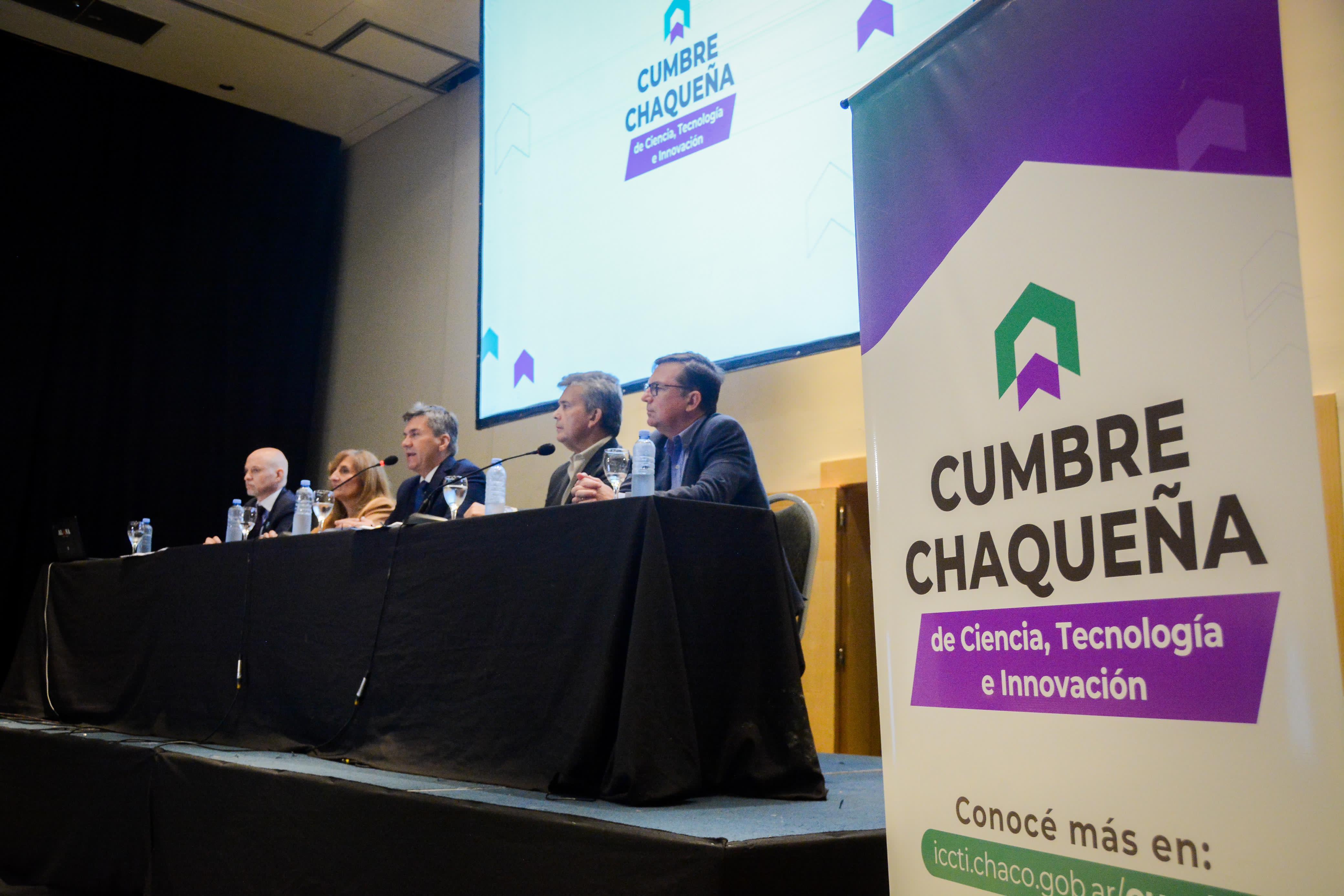 *EL GOBERNADOR ZDERO ENCABEZÓ EL CIERRE DE LA CUMBRE CHAQUEÑA DE CIENCIA, TECNOLOGÍA E INNOVACIÓN*