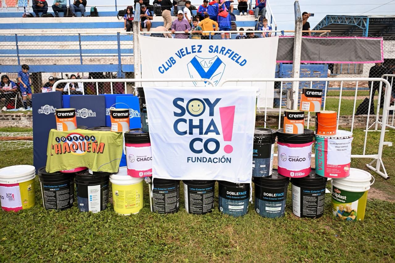 *TRES ISLETAS: EL GOBERNADOR ZDERO ACOMPA&Ntilde;&Oacute; LOS 90 A&Ntilde;OS DEL CLUB V&Eacute;LEZ SARSFIELD Y ENTREG&Oacute; EQUIPAMIENTO DEPORTIVO*