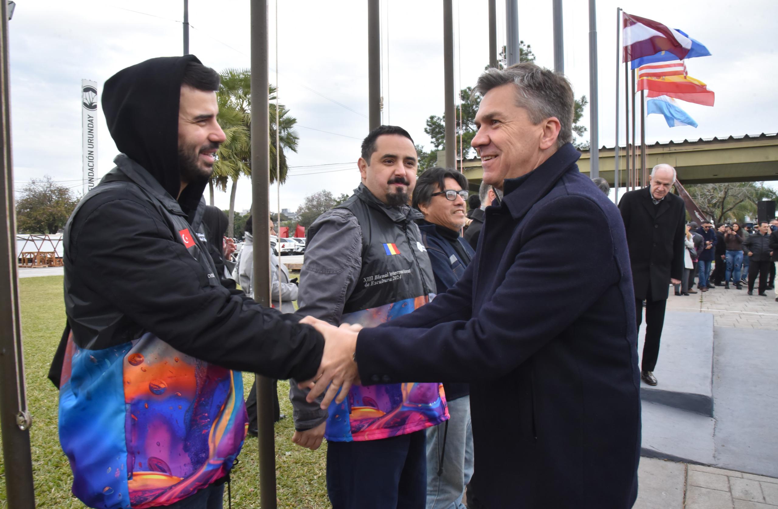 *EN CHACO SE RESPIRA BIENAL: “COMENZÓ EL MUNDIAL DE LAS ESCULTURAS” EXPRESÓ EL GOBERNADOR ZDERO*