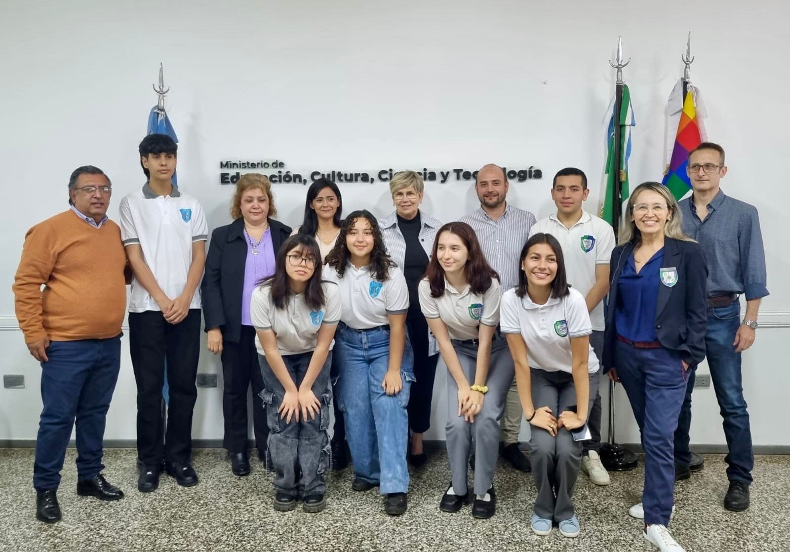 SEIS ESTUDIANTES CHAQUEÑOS VIAJAN A JAPÓN PARA REPRESENTAR A ARGENTINA EN PROGRAMA INTERNACIONAL DE CIENCIAS