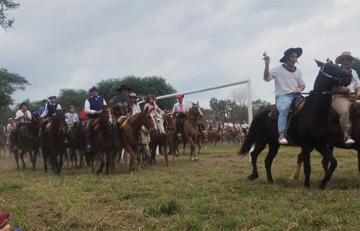 *1º EVENTO TRADICIONALISTA EN COLONIA ELISA: EL CONCEJAL FIDEL IBARRA AGRADECIÓ EL ACOMPAÑAMIENTO DEL GOBIERNO PROVINCIAL*