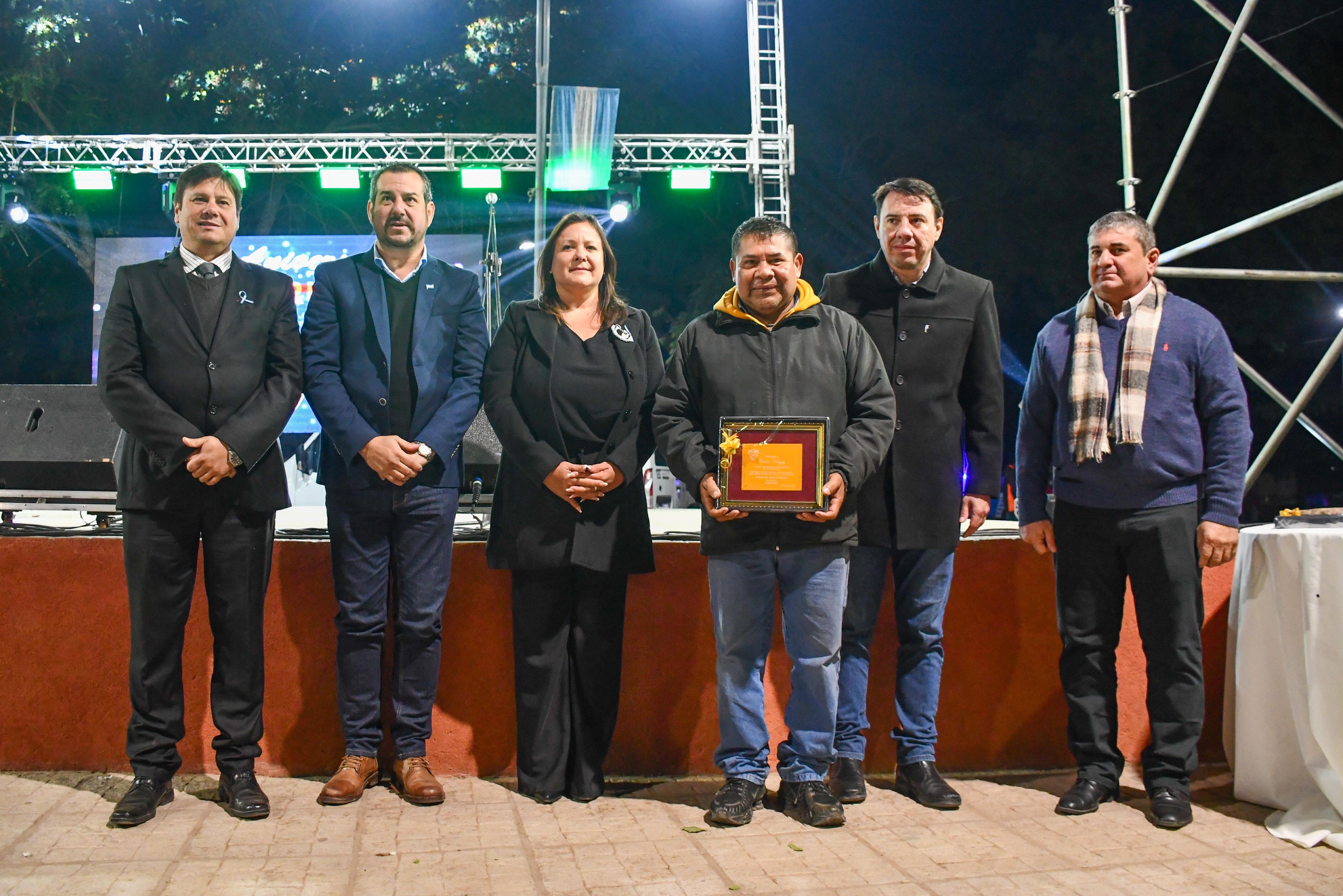 *58º AÑOS DE LA VILLA RURAL EL PALMAR: EL GOBIERNO PROVINCIAL ACOMPAÑÓ EL ACTO ANIVERSARIO CENTRAL*