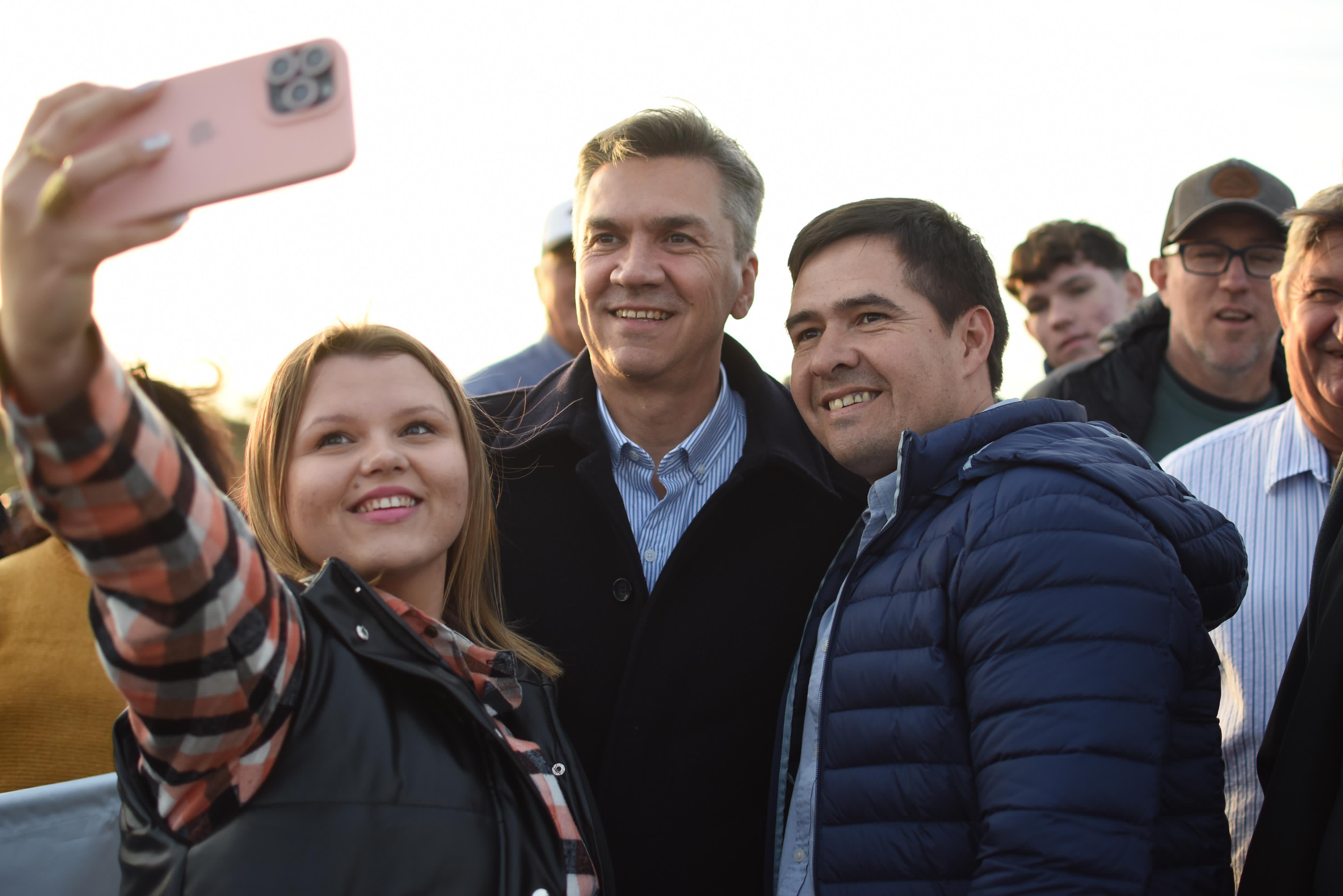 *EL GOBERNADOR ZDERO HABILITÓ EL INICIO DE OBRAS DE RIPIO EN EL ACCESO A PUEBLO DÍAZ*